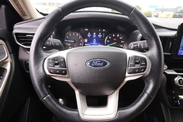 Used 2023 Ford Explorer Limited AWD/4WD image 12