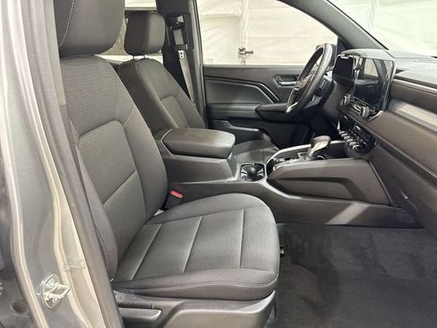 Used 2024 Chevrolet Colorado LT w/ LT Convenience Package II RWD image 28