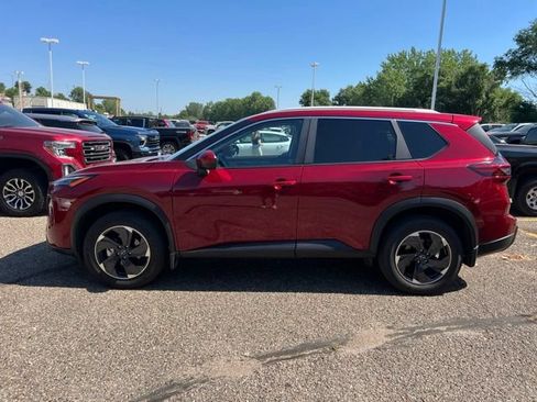 Used 2024 Nissan Rogue SV w/ SV Premium Package AWD/4WD image 5