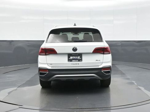 Used 2023 Volkswagen Taos SE FWD image 6