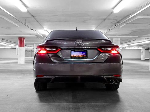 Used 2021 Toyota Camry SE image 7