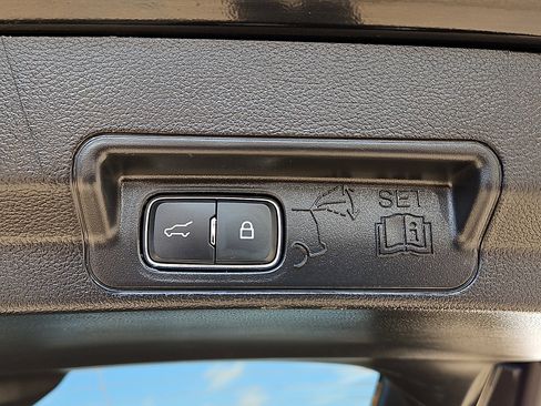 Used 2025 Ford Explorer Platinum w/ LUX Leather Package image 7