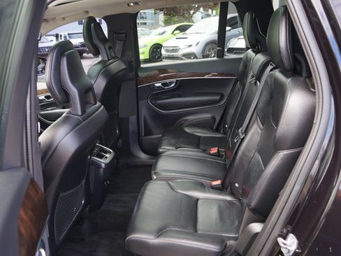 Used 2016 Volvo XC90 T6 Momentum w/ Momentum Plus Package AWD/4WD image 16