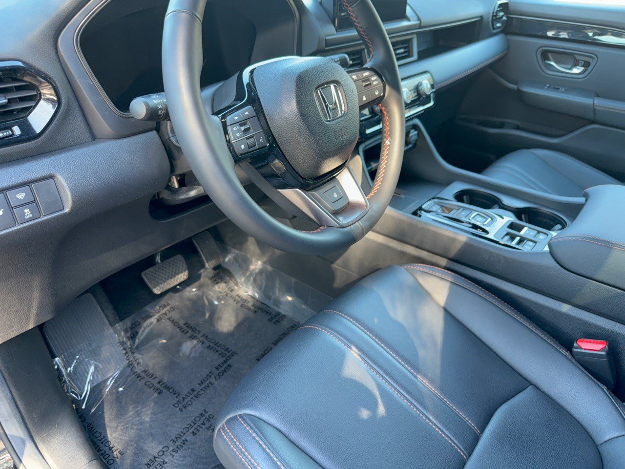 Certified 2025 Honda Pilot TrailSport image 4