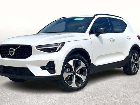 New 2026 Volvo XC40 B5 Plus w/ Protection Package Premier AWD/4WD image 2