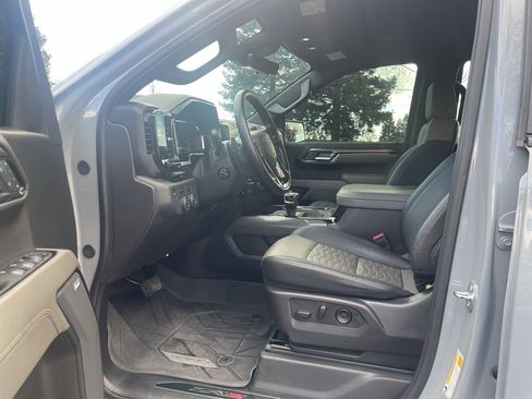 Used 2024 Chevrolet Silverado 1500 ZR2 w/ Technology Package image 17