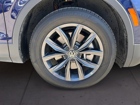 Certified 2023 Volkswagen Tiguan SE w/ Panoramic Sunroof Package image 17