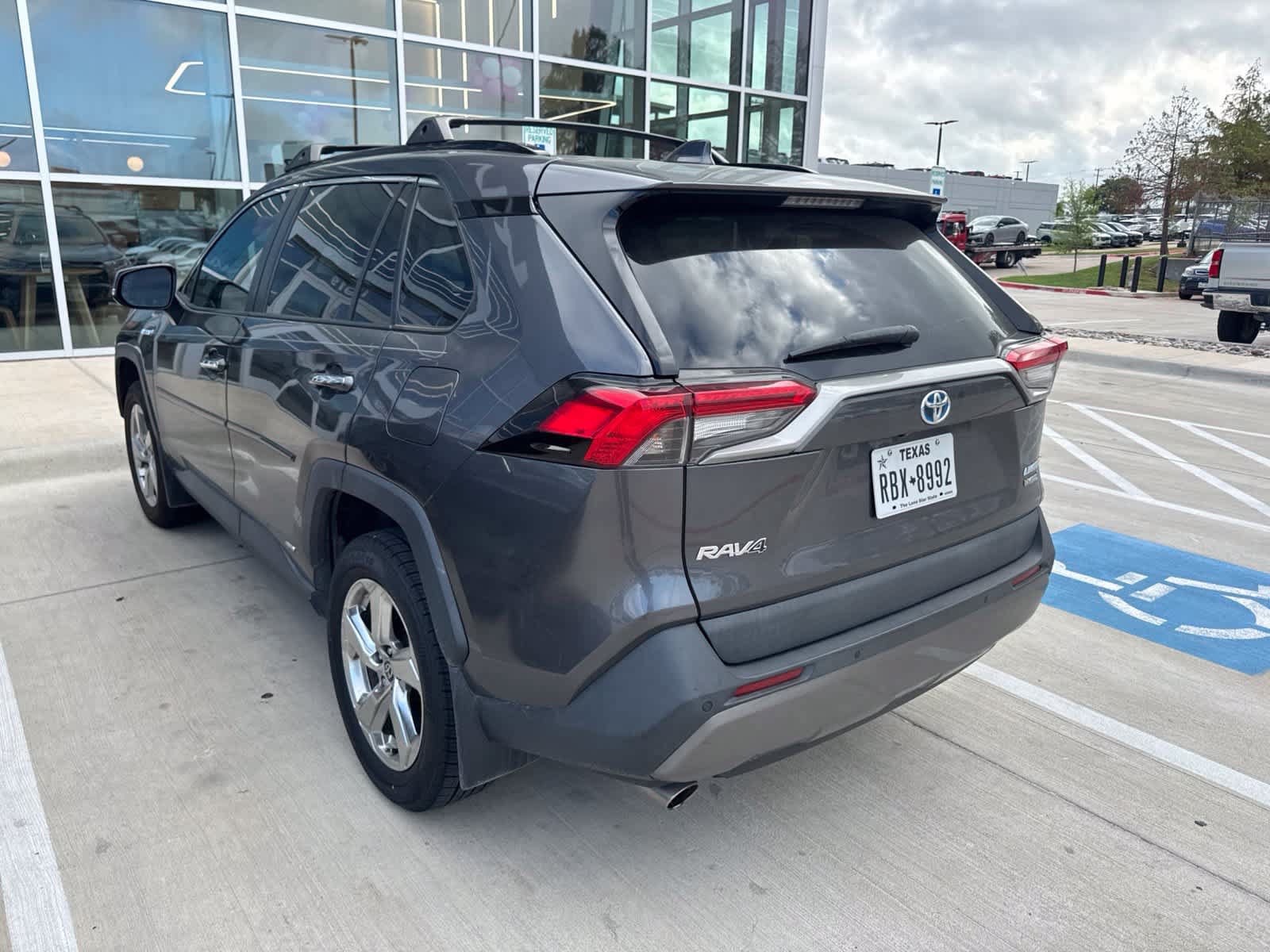 Used 2021 Toyota RAV4 Limited AWD/4WD image 4