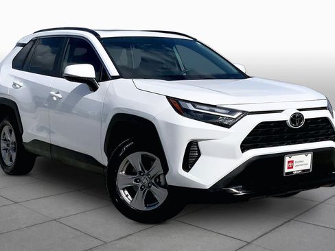 Used 2024 Toyota RAV4 XLE w/ Convenience Package FWD image 3