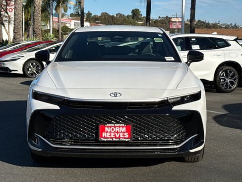 New 2026 Toyota Crown XLE image 4