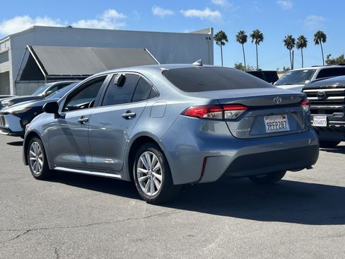 Used 2024 Toyota Corolla LE w/ LE Convenience Package FWD image 3