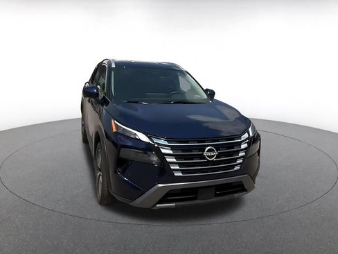 Used 2026 Nissan Rogue SL FWD image 3