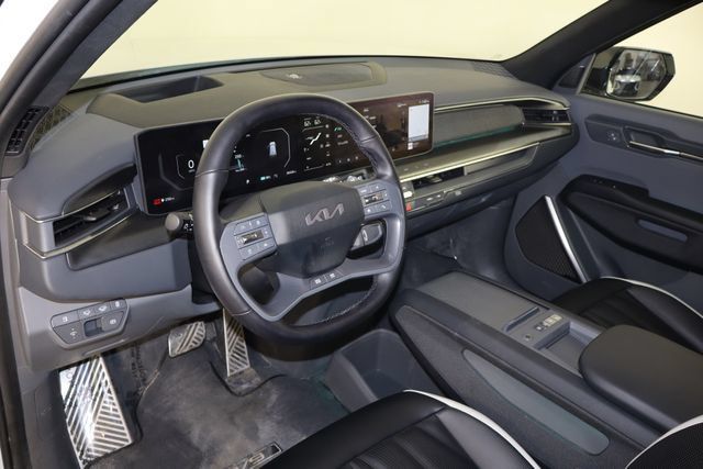 Certified 2024 Kia EV9 GT-Line AWD/4WD image 28