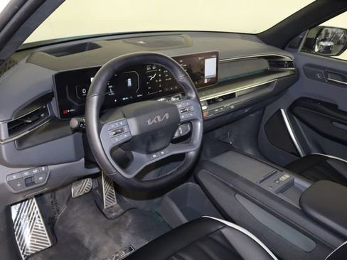 Used 2024 Kia EV9 GT-Line AWD/4WD image 28