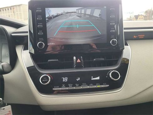 Used 2020 Toyota Corolla LE image 25