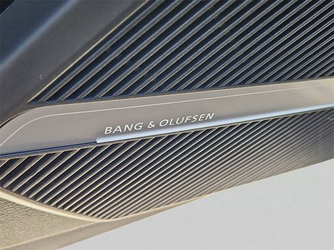 Used 2023 Audi SQ5 Premium Plus w/ Premium Plus Package image 20