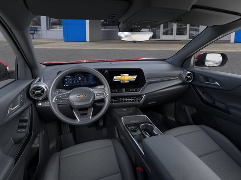 Used 2026 Chevrolet Equinox LT w/ Convenience Package II AWD/4WD image 8