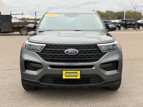 Used 2023 Ford Explorer 4WD w/ Class IV Trailer Tow Package image 2