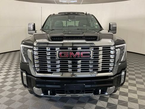 Used 2025 GMC Sierra 2500 Denali w/ Denali Reserve Package AWD/4WD image 2