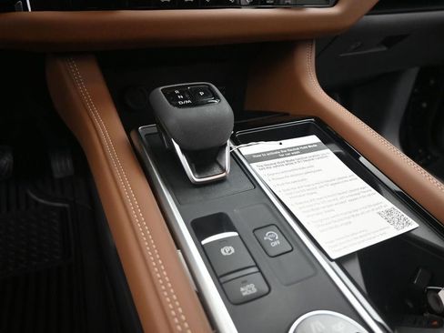 New 2026 Nissan Pathfinder Platinum AWD/4WD image 13