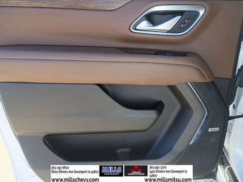 Used 2022 Chevrolet Suburban High Country w/ Premium Package image 11