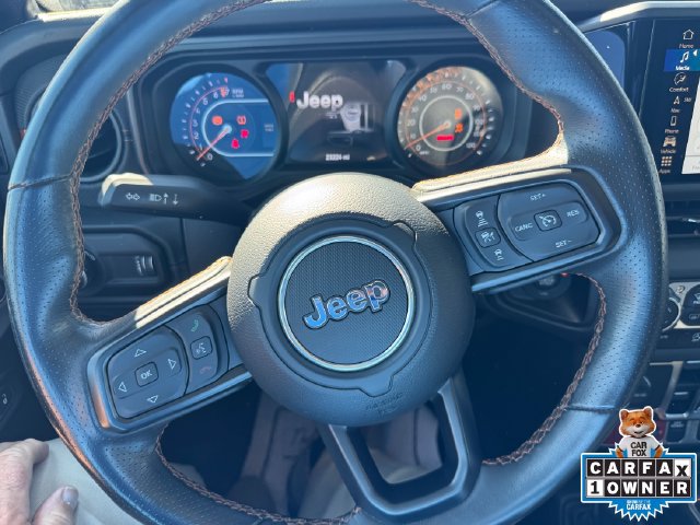 Used 2024 Jeep Gladiator Mojave w/ Technology Group AWD/4WD image 12