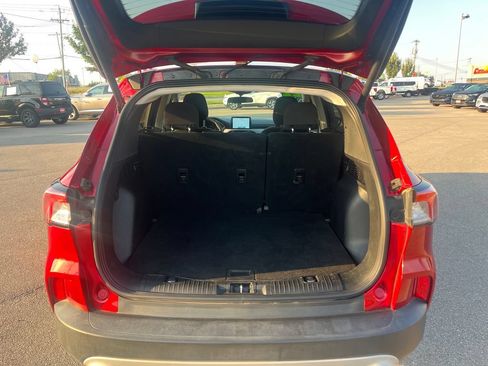 Used 2022 Ford Escape SE w/ Convenience Package FWD image 28