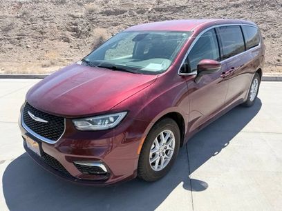 Used 2023 Chrysler Pacifica Touring-L