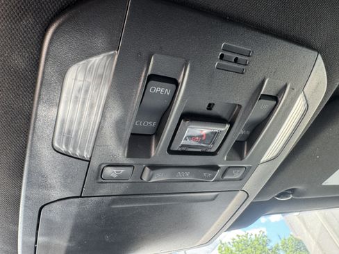 Used 2023 Toyota Highlander XSE AWD/4WD image 42