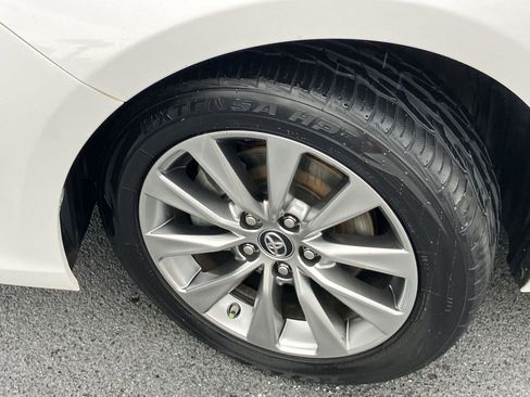 Used 2017 Toyota Camry XLE image 9