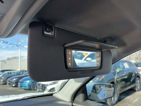 Used 2023 GMC Terrain SLT image 33