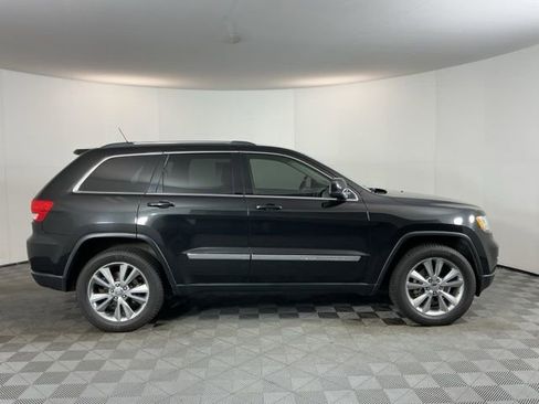 Used 2013 Jeep Grand Cherokee Laredo AWD/4WD image 4