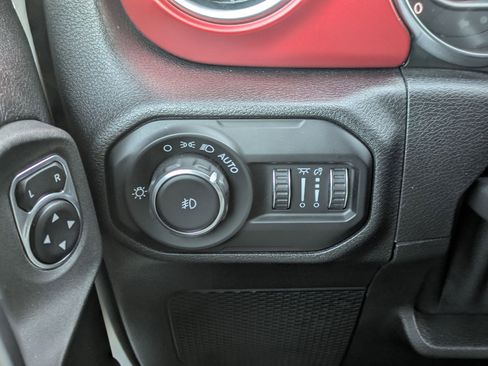 Used 2021 Jeep Wrangler Unlimited Rubicon image 16