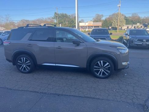 Used 2023 Nissan Pathfinder Platinum AWD/4WD image 23