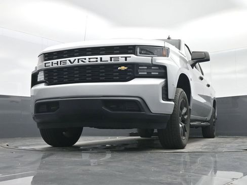 Used 2020 Chevrolet Silverado 1500 Custom w/ Custom Value Package image 25