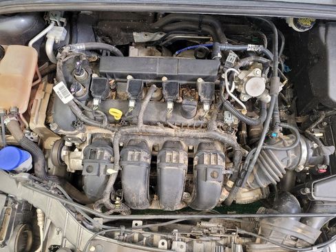 Used 2016 Ford Focus SE w/ SE Cold Weather Package image 30