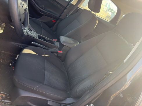 Used 2015 Ford Focus SE image 9