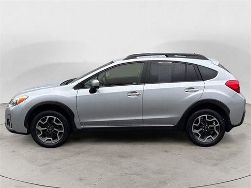Used 2017 Subaru Crosstrek 2.0i Premium image 2