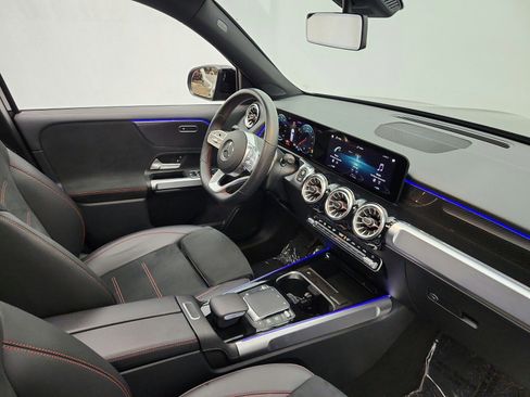 Used 2022 Mercedes-Benz GLB 250 image 18