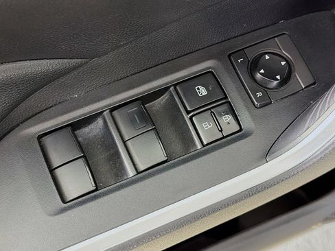 Used 2020 Toyota RAV4 XLE w/ Carpet Mat Package FWD image 17