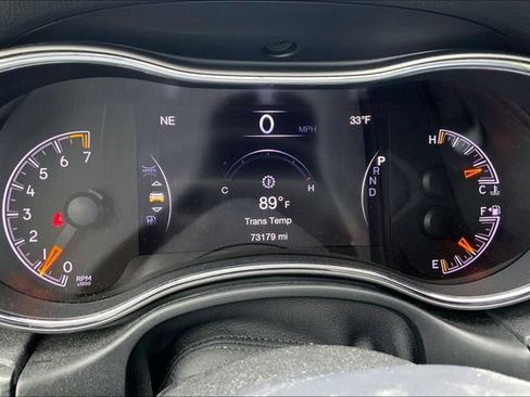 Used 2019 Jeep Grand Cherokee Altitude image 16