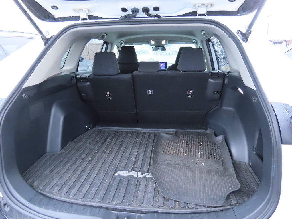 Used 2023 Toyota RAV4 LE AWD/4WD image 12