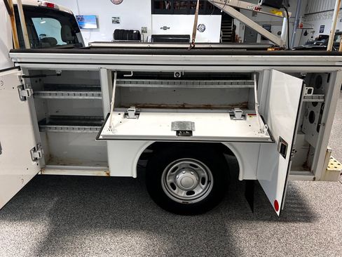 Used 2017 Ford F250 XL w/ Power Equipment Group image 9