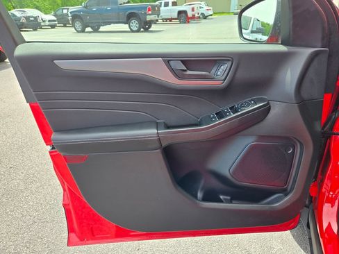 Used 2024 Ford Escape Active w/ Tech Pack #1 AWD/4WD image 11