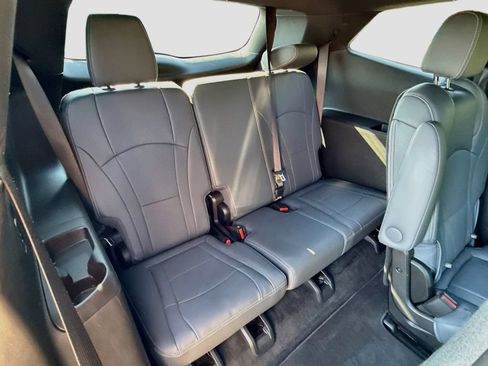 Used 2023 Buick Enclave Essence w/ Experience Buick Package AWD/4WD image 33