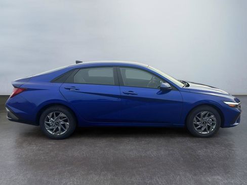 New 2026 Hyundai Elantra Blue image 4