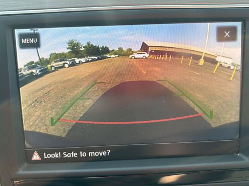 Used 2017 Volkswagen Golf S AWD/4WD image 25
