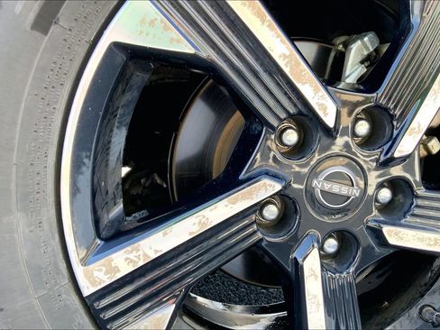 Used 2025 Nissan Sentra SV FWD image 3