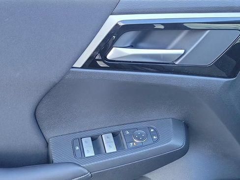 New 2026 Mitsubishi Outlander ES FWD image 21