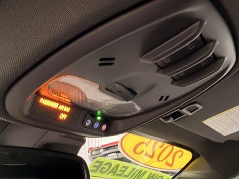 Certified 2025 Buick Envista Sport Touring FWD image 13